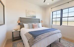 Luxurious Oasis with Pool and Mountain Views - Hurricane, Utah