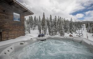 Alpine Elegance | Ski-In/Ski-Out with Private Hot Tub - Big Sky, Montana