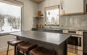 Alpine Elegance | Ski-In/Ski-Out with Private Hot Tub - Big Sky, Montana