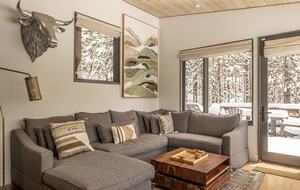 Alpine Elegance | Ski-In/Ski-Out with Private Hot Tub - Big Sky, Montana