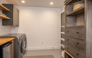 Alpine Elegance | Ski-In/Ski-Out with Private Hot Tub - Big Sky, Montana