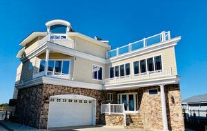 A Bayfront Sanctuary in Ortley Beach / Lavallette - Seaside Heights, New Jersey