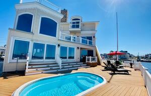 A Bayfront Sanctuary in Ortley Beach / Lavallette - Seaside Heights, New Jersey