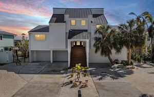 Waterfront Elegance on Anna Maria Island - Anna Maria, Florida