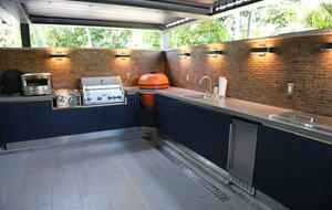 Outdoor Kitchen