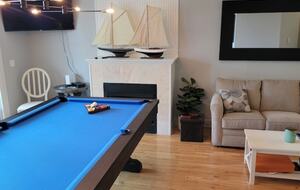 Elegant Townhome with Rooftop Retreat & Beach Access - New Buffalo, Michigan