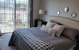 Elegant Townhome with Rooftop Retreat & Beach Access - New Buffalo, Michigan