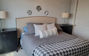 Elegant Townhome with Rooftop Retreat & Beach Access - New Buffalo, Michigan