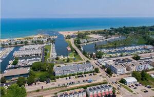 Elegant Townhome with Rooftop Retreat & Beach Access - New Buffalo, Michigan