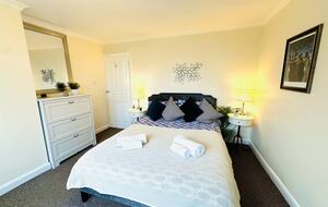 Modern Coastal Living Steps from Filey Beach - Filey, United Kingdom