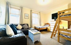 Modern Coastal Living Steps from Filey Beach - Filey, United Kingdom