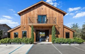 Napa Valley Escape in the Vineyards - Napa, California