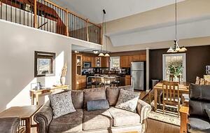 Elevated Mountain Hideaway Overlooking Holiday Valley - Ellicottville, New York