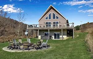 Elevated Mountain Hideaway Overlooking Holiday Valley - Ellicottville, New York