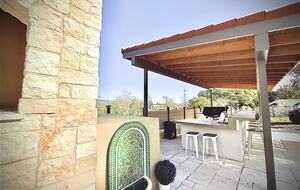 Petaluma One of a Kind Vineyard Residence - Petaluma, California