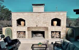 Petaluma One of a Kind Vineyard Residence - Petaluma, California