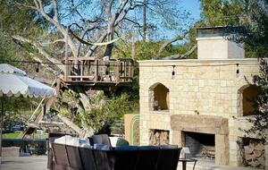 Petaluma One of a Kind Vineyard Residence - Petaluma, California