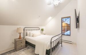 Steps from the Slopes | Victorian Elegance in the Heart of Telluride - Telluride, Colorado