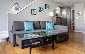 Stylish Magnolia Townhouse Near Discovery Park - Seattle, Washington