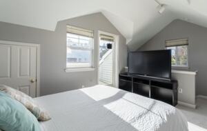 Stylish Magnolia Townhouse Near Discovery Park - Seattle, Washington