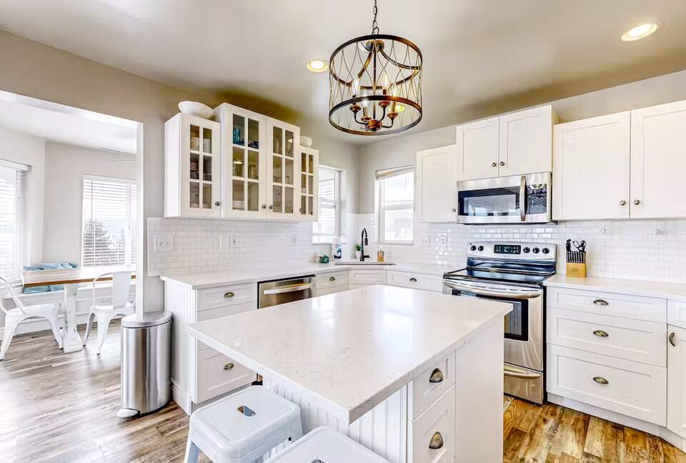 Refined Retreat Overlooking Bear Lake - Garden City, Utah