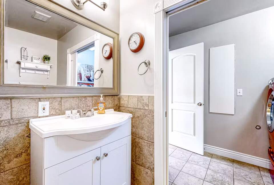 Refined Retreat Overlooking Bear Lake - Garden City, Utah