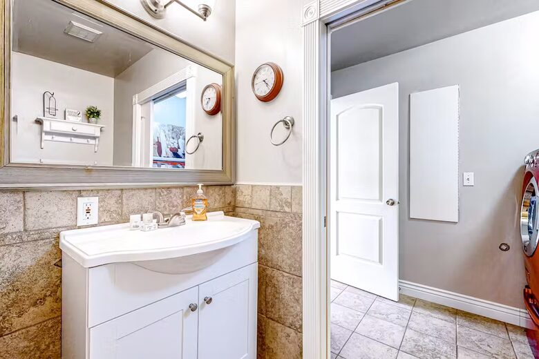 Refined Retreat Overlooking Bear Lake - Garden City, Utah