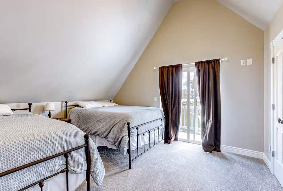 Refined Retreat Overlooking Bear Lake - Garden City, Utah