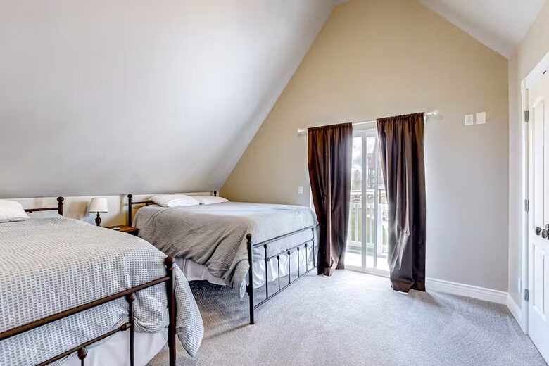 Refined Retreat Overlooking Bear Lake - Garden City, Utah