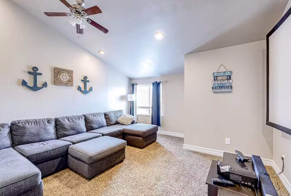 Refined Retreat Overlooking Bear Lake - Garden City, Utah