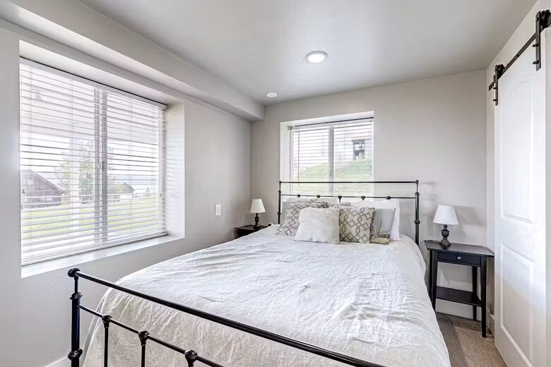 Refined Retreat Overlooking Bear Lake - Garden City, Utah