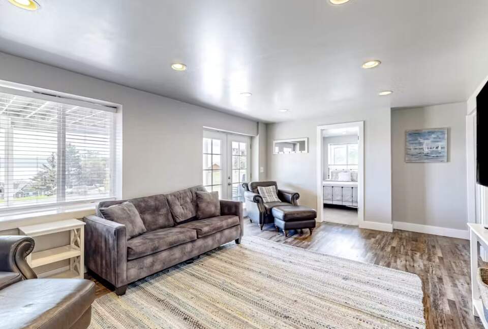 Refined Retreat Overlooking Bear Lake - Garden City, Utah