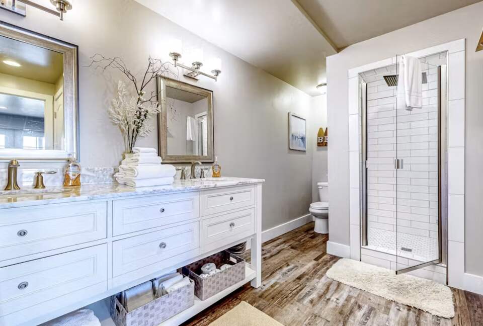 Refined Retreat Overlooking Bear Lake - Garden City, Utah