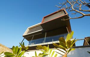 Architectural Brilliance Overlooking the Swan River - Perth, Australia