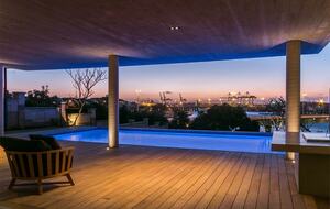 Architectural Brilliance Overlooking the Swan River - Perth, Australia