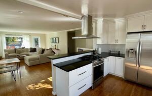 Elegant Family Home Near Berkeley & San Francisco - El Cerrito, California