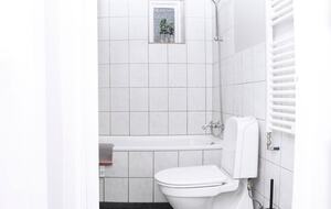 Charming Akureyri 2BD Apartment with Fjord Views - Akureyri, Iceland