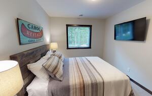 The Blue Ox on Gull with Resort Access & Private Boat Slip - Lake Shore, Minnesota