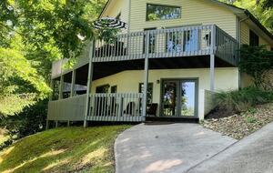 Serene Lakefront Retreat on Norris Lake - La Follette, Tennessee