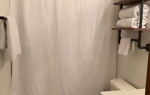 Serene Lakefront Retreat on Norris Lake - La Follette, Tennessee