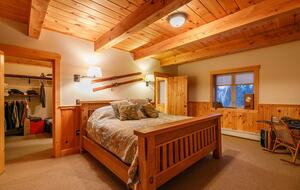 Breakaway Haven | Mountain Comfort Meets Ski-In Access - Carrabassett Valley, Maine