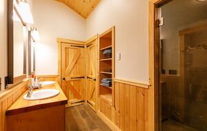 Breakaway Haven | Mountain Comfort Meets Ski-In Access - Carrabassett Valley, Maine