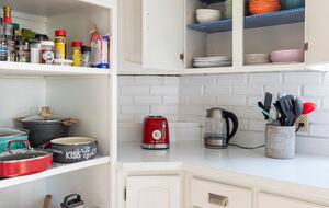 Elegant Wine Country Retreat with Serene Pool - Central Point, Oregon