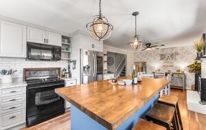 A Family-Friendly Retreat Near Denver - Littleton, Colorado