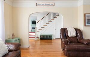 Elegant Wine Country Retreat with Serene Pool - Central Point, Oregon