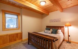Breakaway Haven | Mountain Comfort Meets Ski-In Access - Carrabassett Valley, Maine