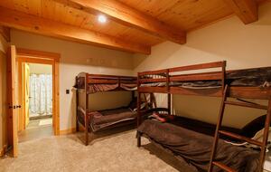 Breakaway Haven | Mountain Comfort Meets Ski-In Access - Carrabassett Valley, Maine