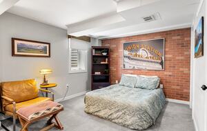 A Family-Friendly Retreat Near Denver - Littleton, Colorado