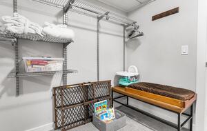 A Family-Friendly Retreat Near Denver - Littleton, Colorado