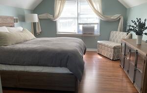 Refined Point-Lot Haven with Private Dock and Pool - Eatonton, Georgia